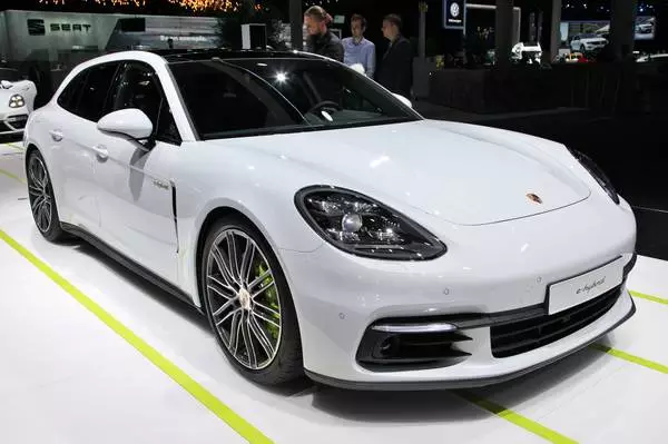 Porsche Panamera 4 3.6dm3 benzyna 970 GA22 8